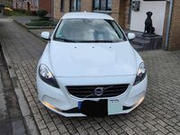 Gebraucht Volvo V40 120 PS (88 kW) 2014 Weiß Limousine