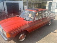 Gebraucht Mercedes 200 109 PS (80 kW) 1982 Limousine