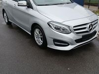 Gebraucht Mercedes B200 156 PS (114 kW) 2016 Silber Van / Kleinbus