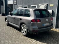 Gebraucht VW Touareg 224 PS (164 kW) 2007 Grau SUV