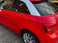 Gebraucht Audi A1 Ambition 105 PS (77 kW) 2011 Rot Kleinwagen