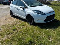 Gebraucht Ford Fiesta 80 PS (58 kW) 2009 Weiß Kleinwagen