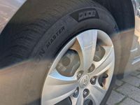 Gebraucht Hyundai i30 90 PS (66 kW) 2012 Grau Limousine