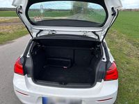 Gebraucht BMW 118 136 PS (100 kW) 2018 Weiß Kleinwagen