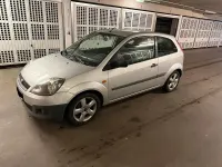 Usata Ford Fiesta 70 CV (51 kW) 2006 Argento Utilitaria