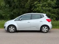 Gebraucht Kia Venga 90 PS (66 kW) 2012 Silber Kleinwagen