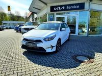 Gebraucht Kia Ceed Vision 101 PS (74 kW) 2024 Weiß carraraweiß Kleinwagen