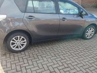 Gebraucht Toyota Verso 126 PS (92 kW) 2011 Grau Van / Kleinbus