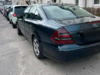 Gebraucht Mercedes E220 150 PS (110 kW) 2002 Schwarz Limousine