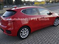 Gebraucht Kia Ceed 135 PS (99 kW) 2018 Rot Kleinwagen