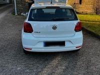 Gebraucht VW Polo 60 PS (44 kW) 2016 Weiß Kleinwagen