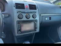 Gebraucht VW Touran 140 PS (102 kW) 2010 Braun Van / Kleinbus