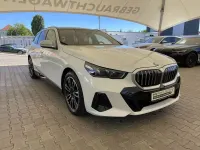 Gebraucht BMW 550e M Sport 489 PS (359 kW) 2025 Weiß Limousine