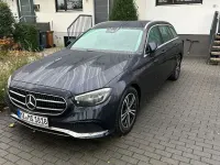 Gebraucht Mercedes E200 Avantgarde 197 PS (144 kW) 2023 Blau Limousine