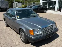Gebraucht Mercedes E200 118 PS (86 kW) 1992 Grau Limousine