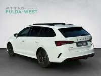 Neu Skoda Octavia RS 265 PS (194 kW) 2026 Moon white Kombi