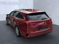 Używany Kia Ceed Platinum Edition 140 KM (102 kW) 2019 Czerwony Hatchback