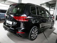 Gebraucht VW Touran Highline 150 PS (110 kW) 2024 Deep black perleffekt Van / Kleinbus