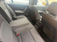 Second-hand BMW 320 184 CP (135 kW) 2012 Negru Break