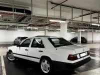 Gebraucht Mercedes E260 160 PS (117 kW) 1988 Weiß Limousine