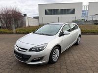 Gebraucht Opel Astra Edition 140 PS (102 kW) 2013 Silber Kombi