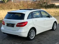 Gebraucht Mercedes B180 122 PS (89 kW) 2013 Weiß Kleinwagen