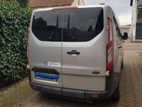 gebraucht Ford Transit Costum mit Heckausschnitt für Behindertentransport