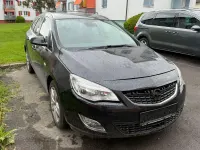 Gebraucht Opel Astra Innovation 165 PS (121 kW) 2011 Schwarz Kombi