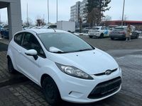 Gebraucht Ford Fiesta 69 PS (50 kW) 2011 Weiß Kleinwagen