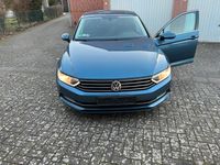 Gebraucht VW Passat Comfortline 150 PS (110 kW) 2016 Blau Limousine