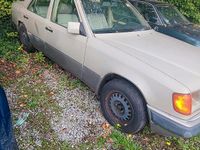 Gebraucht Mercedes E230 132 PS (97 kW) 1992 Braun Limousine