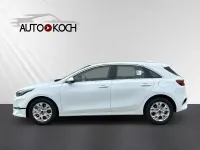 Używany Kia Ceed 101 KM (74 kW) 2025 Biały Hatchback
