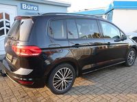 Second-hand VW Touran Comfortline 150 CP (110 kW) 2019 Negru Monovolum