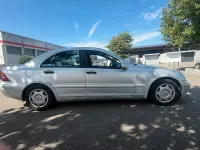 Gebraucht Mercedes C220 Classic 143 PS (105 kW) 2002 Silber Limousine