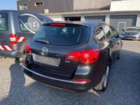Gebraucht Opel Astra Edition 131 PS (96 kW) 2014 Schwarz Kombi