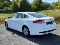 Gebraucht Ford Mondeo 140 PS (102 kW) 2019 Weiß Limousine