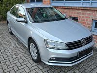 Gebraucht VW Jetta 105 PS (77 kW) 2015 Silber Limousine