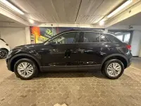 Second-hand VW T-Roc Basis 150 CP (110 kW) 2018 Negru SUV