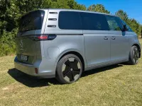 Używany VW ID. Buzz Pro 150 kW (204 KM) 2023 Srebrny Minivan