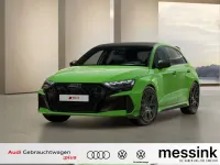 Neu Audi RS3 Sport 400 PS (294 kW) 2025 Grün (kyalamigrün) Limousine