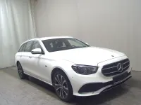 Gebraucht Mercedes E300 Avantgarde 306 PS (225 kW) 2021 Polarweiss Kombi