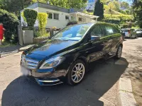 Gebraucht Mercedes B180 122 PS (89 kW) 2011 Schwarz Kleinwagen