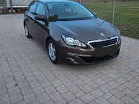 Gebraucht Peugeot 308 Active 120 PS (88 kW) 2015 Braun Limousine