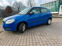 Gebraucht Skoda Fabia 60 PS (44 kW) 2009 Blau Kleinwagen