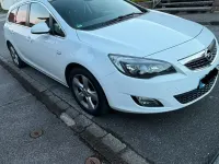 Gebraucht Opel Astra 165 PS (121 kW) 2012 Weiß Kombi