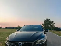 Gebraucht Volvo V60 Linje Svart 150 PS (110 kW) 2016 Schwarz Kombi