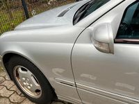 Second-hand Mercedes C180 129 CP (94 kW) 2001 Argintiu Berlinǎ