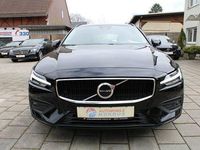 Używany Volvo V60 Core 197 KM (144 kW) 2022 Czarny Kombi