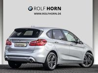 Gebraucht BMW 220 Active Tourer Sport Line 178 PS (130 kW) 2022 Glaciersilber metallic Van / Kleinbus