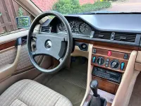 Gebraucht Mercedes 300 113 PS (83 kW) 1990 Grau Limousine
